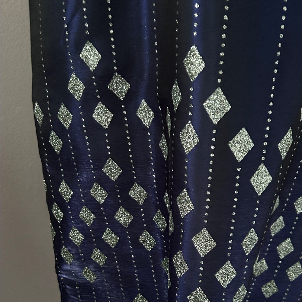 Elegant Navy Sleeveless Dress - Picture 3 of 16